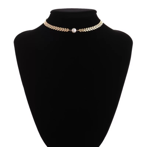 🆕 Chain Faux Pearl Gold Choker - Picture 2 of 3